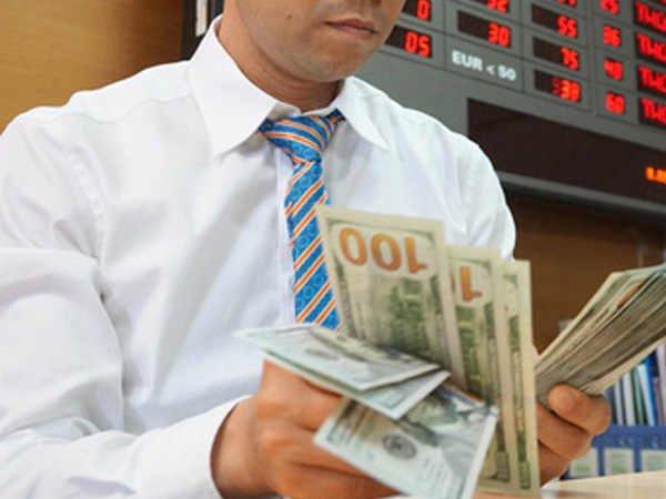 Bất ngờ giá USD cuối năm, kiều hối đổ về mạnh