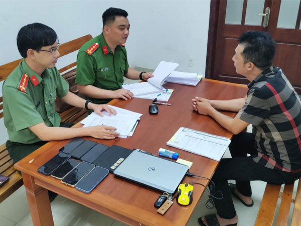 Phá đường dây cá độ bóng đá 31 tỷ đồng do Nguyễn Trọng Tài cầm đầu