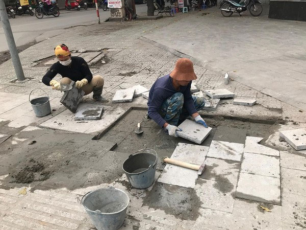 Nhiều quận, huyện Hà Nội dừng lát vỉa hè bằng đá tự nhiên