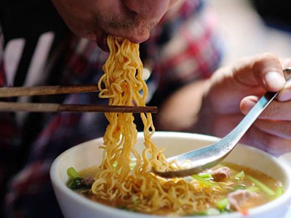 5 lưu ý cơ bản mà người 'nghiện' mì tôm cần ghi nhớ để tránh rước họa vào thân