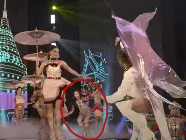 Trần Thanh Tâm té 'sấp mặt' trong đêm chung kết Miss Fabulous International