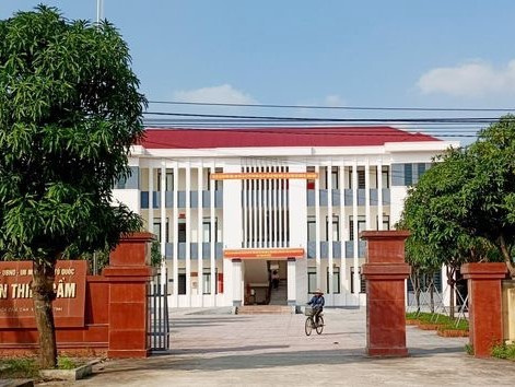 Nữ công chức tư pháp bị khai trừ Đảng vì quan hệ bất chính, ghen tuông chém nhau
