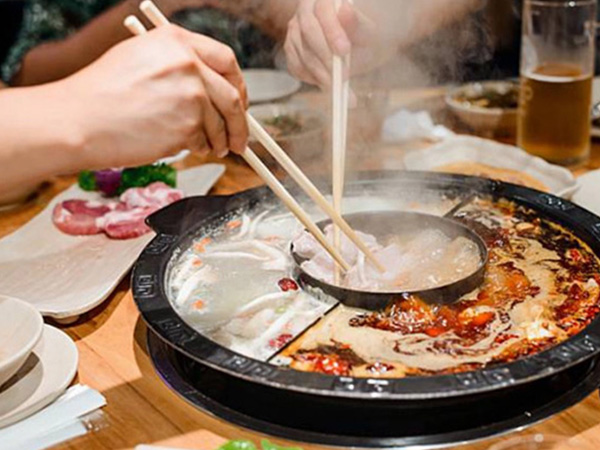 'Họa từ miệng mà ra', 7 kiểu ăn uống 'mang ung thư đến nhanh như chớp', nhiều người Việt làm hằng ngày