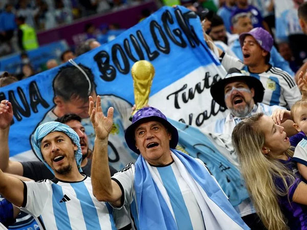 'Tại Argentina, người ta đang bán nhà để đi xem chung kết World Cup'
