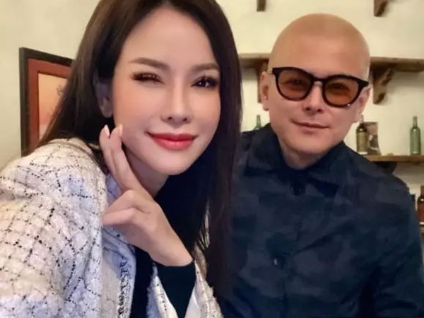 Lộ diện bên vợ siêu mẫu, không nhận ra con trai tỷ phú Hoàng Kiều
