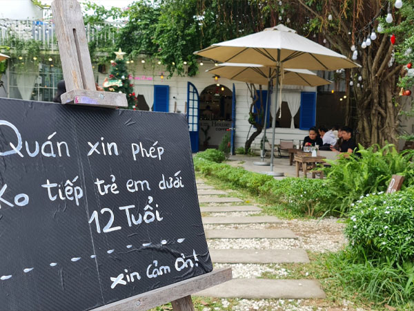 Chủ quán cà phê ở Đà Nẵng lên tiếng việc 'miễn tiếp khách' dưới 12 tuổi