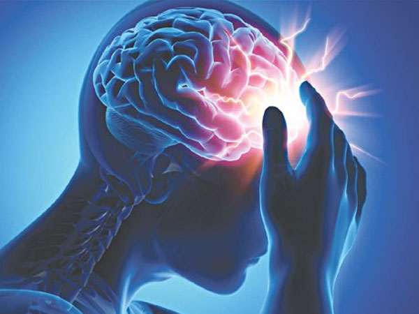 Dấu hiệu người bị đột quỵ, cách sơ cứu để không bỏ lỡ ‘thời gian vàng’