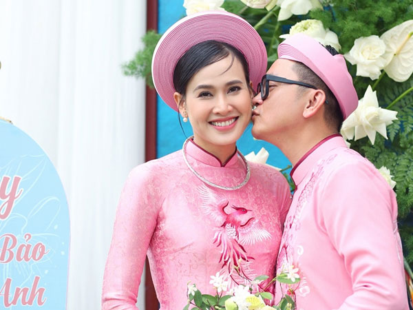 Dương Mỹ Linh ngọt ngào bên chồng doanh nhân trong hôn lễ ở Bến Tre