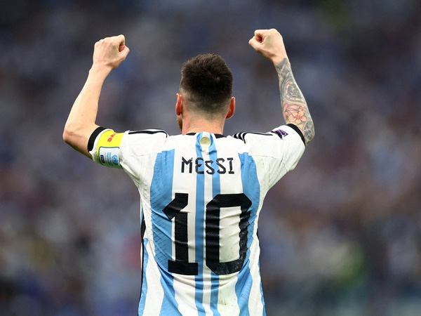 Adidas trở tay không kịp vì áo đấu Messi 'cháy hàng' trên toàn cầu