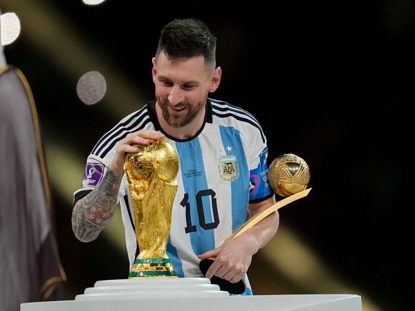 Chứng kiến Messi vô địch World Cup, Ronaldo im lặng còn chị gái tuyên bố: 'Kỳ World Cup tệ nhất lịch sử'