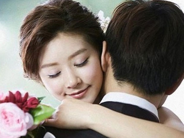 Trai đẹp 'hết đường lui' vì dâng tình cho bà chủ