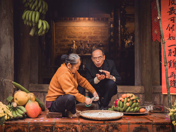 Con không về ăn Tết, cha mẹ già mỏi mắt ngóng trông