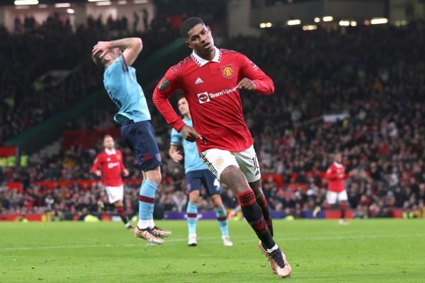 Rashford solo cực đỉnh, MU thắng nhẹ Burnley trong ngày trở lại