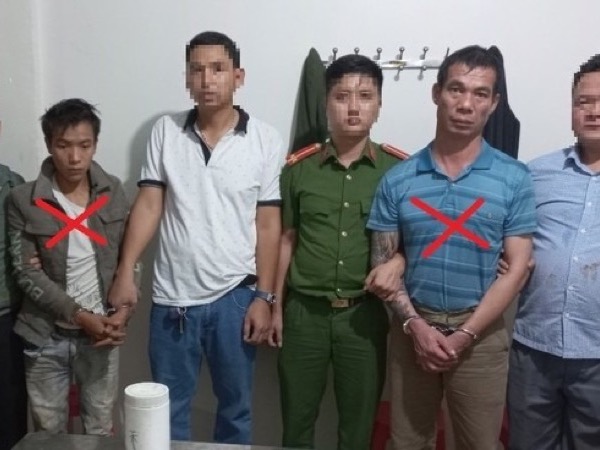 Bắt bốn 'con nghiện', thu giữ hơn 2.000 viên ma túy tổng hợp