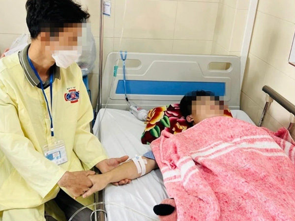 Hai bố con cùng mắc ung thư gan, BS chỉ ra những dấu hiệu bệnh không được bỏ qua