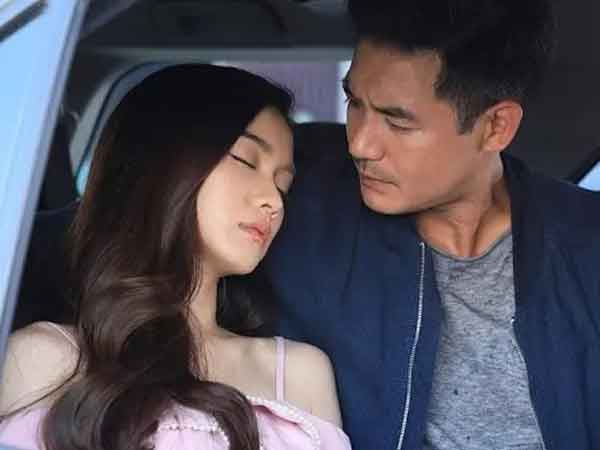 Giúp cô hàng xóm suýt đẻ rơi, chồng tôi đâm ra yêu thầm mới khổ