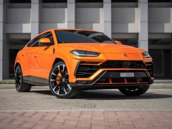 Thuê siêu xe tại Dubai, chỉ vài trăm USD đã được lái Lamborghini Urus