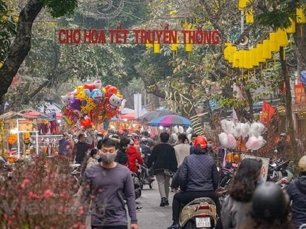 Hà Nội cấm đường trên nhiều tuyến phố để mở chợ hoa Tết