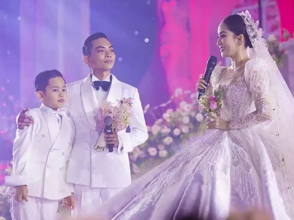 Vì sao con gái vắng mặt trong đám cưới Khánh Thi - Phan Hiển?