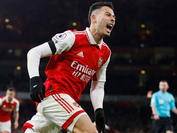 Arsenal ngược dòng ngoạn mục thắng West Ham