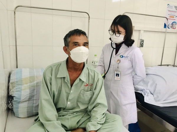 Người đàn ông ho ra 500 ml máu, suýt mất mạng vì căn bệnh nguy hiểm