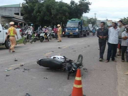 Tìm nhân chứng vụ tai nạn khiến 1 người tử vong ở Đại lộ Thăng Long