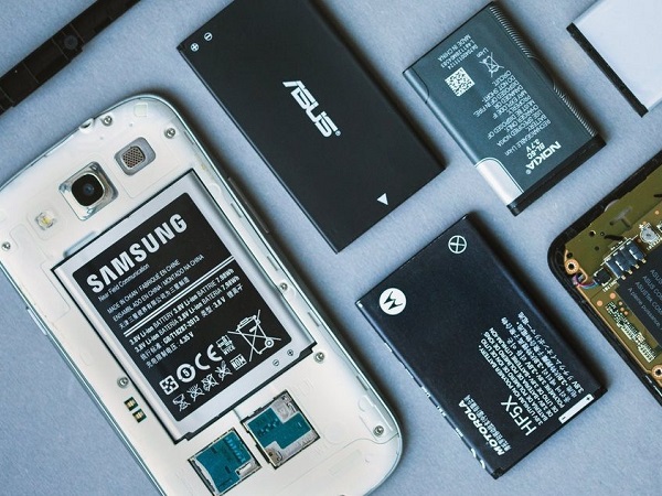 Pin rời có thể được EU mang trở lại với smartphone