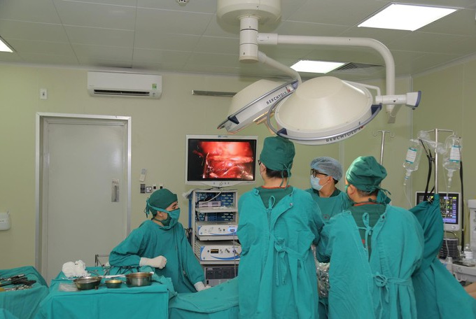 Hai bệnh nhân có phổi đông đặc, xơ hóa nghi do di chứng COVID-19