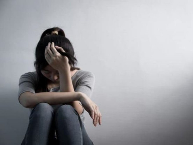 Nữ sinh đại học bị chẩn đoán HIV, uống thuốc được một năm thì phát hiện sự thật đau lòng