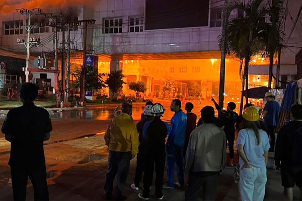 Cháy sòng bạc ở Campuchia: Số nạn nhân tử vong tiếp tục tăng trong khi hàng chục người khác vẫn mất tích