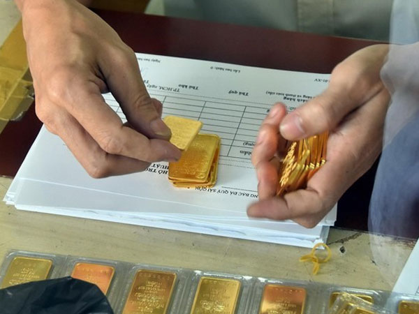 Lý do vàng miếng hết thời 'phát sốt'