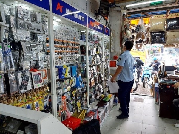 Tiếp tục kiểm tra phố bán linh kiện, phụ tùng ô tô nổi tiếng tại thành phố Hồ Chí Minh