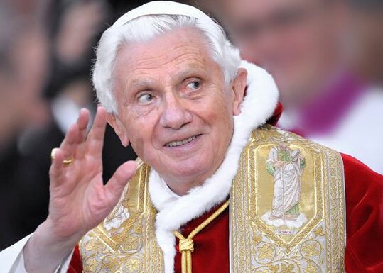 Cựu Giáo hoàng Benedict XVI qua đời