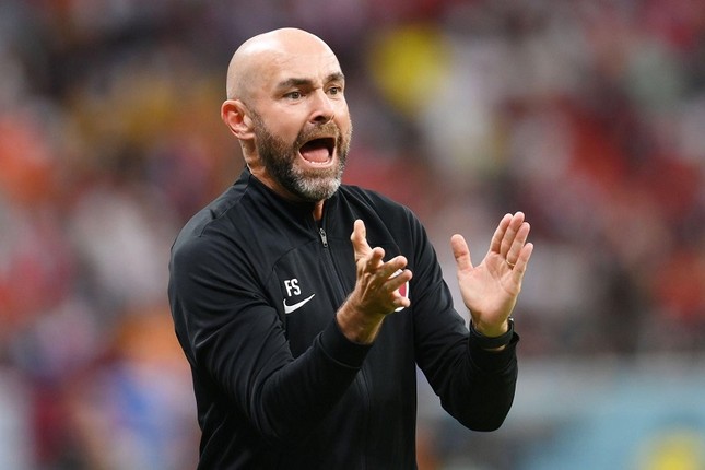 Tuyển Qatar sa thải HLV Felix Sanchez sau thất bại tại World Cup 2022