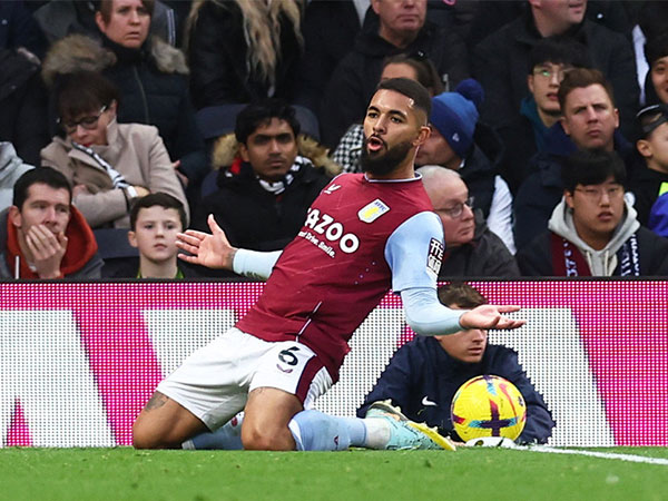 Thua sốc, Tottenham không thể đòi lại vị trí thứ 4 từ MU