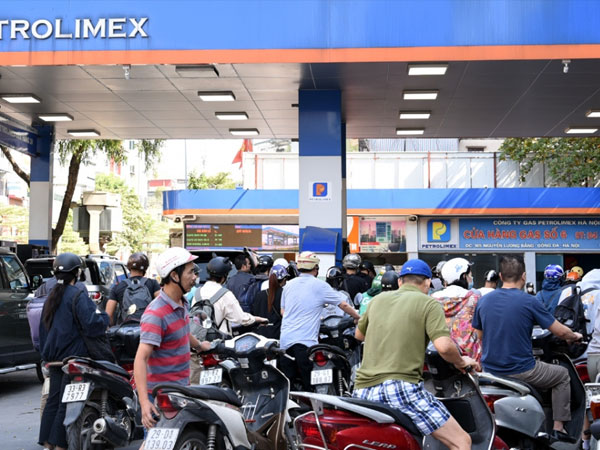 Bài học điều hành thị trường xăng dầu qua 1 năm biến động