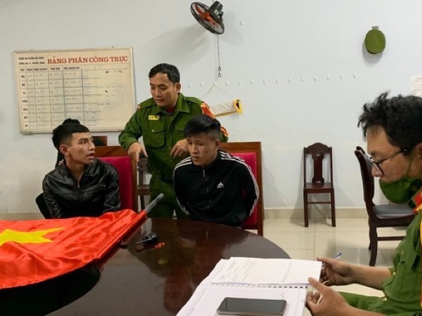 Hai thanh niên bắn súng pháo khiêu khích lực lượng đặc biệt Công an Đà Nẵng