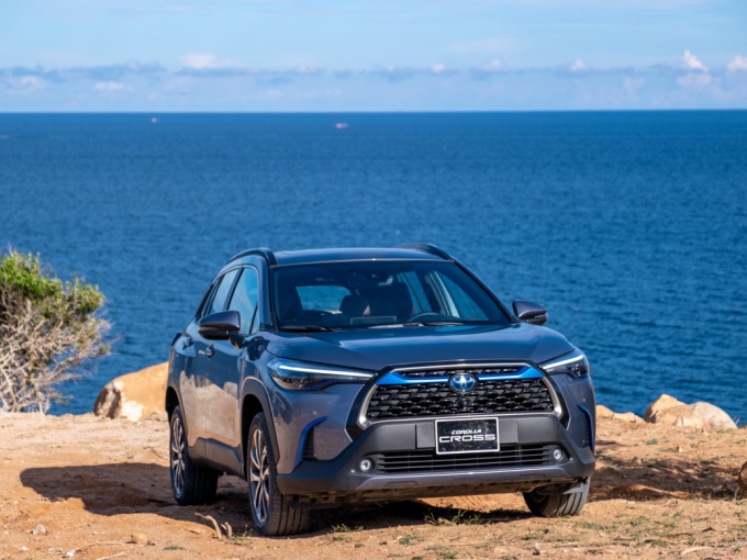 Toyota Corolla Cross 2023 có thêm tính năng mở cốp rảnh tay