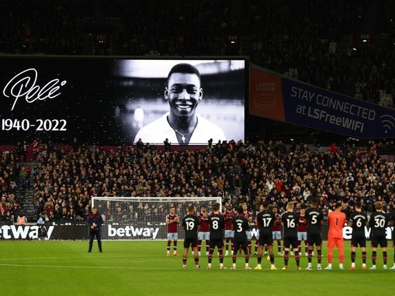 Chủ tịch FIFA gây sửng sốt khi đề nghị mọi quốc gia đổi tên sân vận động thành Pele
