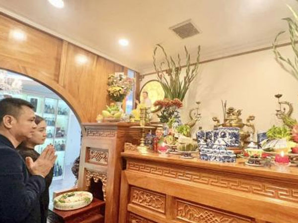 Bà xã sinh quý tử, Tự Long liền đưa cả gia đình chuyển sang nhà mới, không gian sang trọng khiến nhiều người trầm trồ