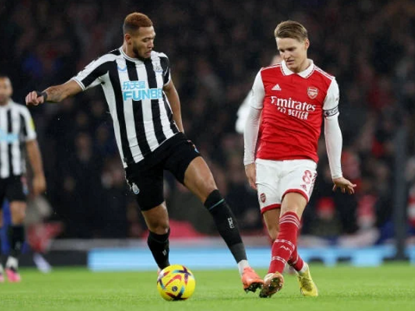 Hòa tiếc nuối với Newcastle, Arsenal nguy cơ bị Man City thu hẹp cách biệt
