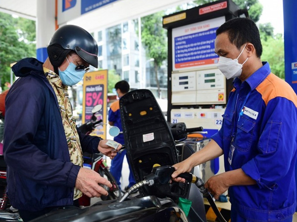 Vì sao giá xăng tăng 2 lần liên tiếp trong 3 ngày đầu năm 2023?