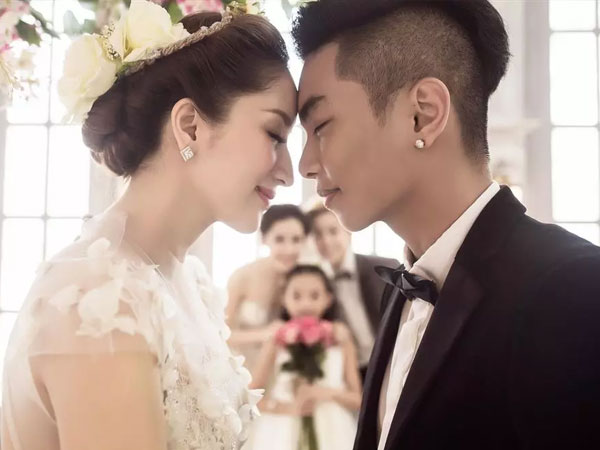 Trước khi tổ chức đám cưới, Phan Hiển từng bí mật tặng cho Khánh Thi một món quà cực ý nghĩa khiến netizen xuýt xoa