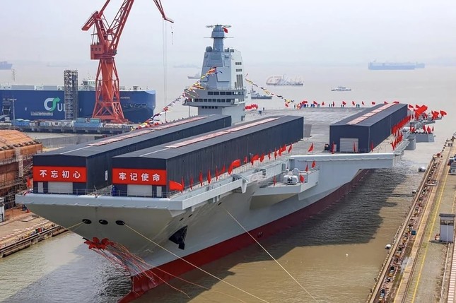 Trung Quốc sắp đưa tàu sân bay hiện đại nhất ra biển chạy thử