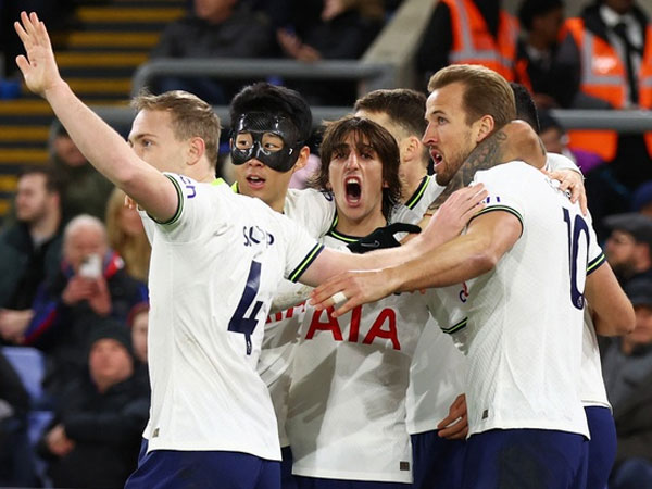 Kane bùng nổ, Tottenham cắt mạch toàn hòa và thua