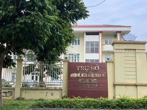 Trần tình bất ngờ của Trưởng phòng một huyện ở Thanh Hóa có 2 con riêng