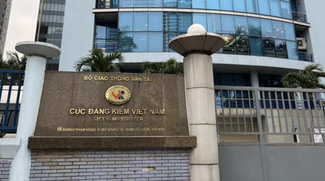 Hàng chục cảnh sát lần thứ 2 khám xét tại Cục Đăng kiểm