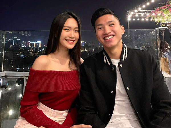 Đoàn Văn Hậu có động thái đặc biệt với bạn gái sau trận thắng giòn giã 3-0