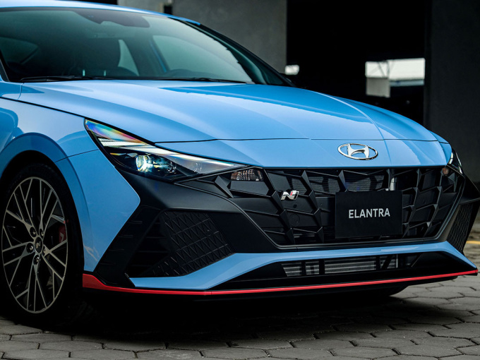 Hyundai Elantra N gia nhập cuộc chơi xe hiệu suất cao, đấu với Honda Civic Type R