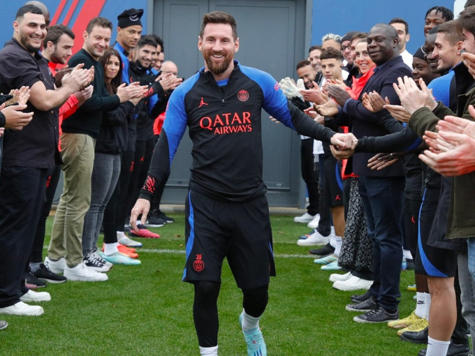 Messi được PSG chào đón nồng nhiệt sau chức vô địch World Cup